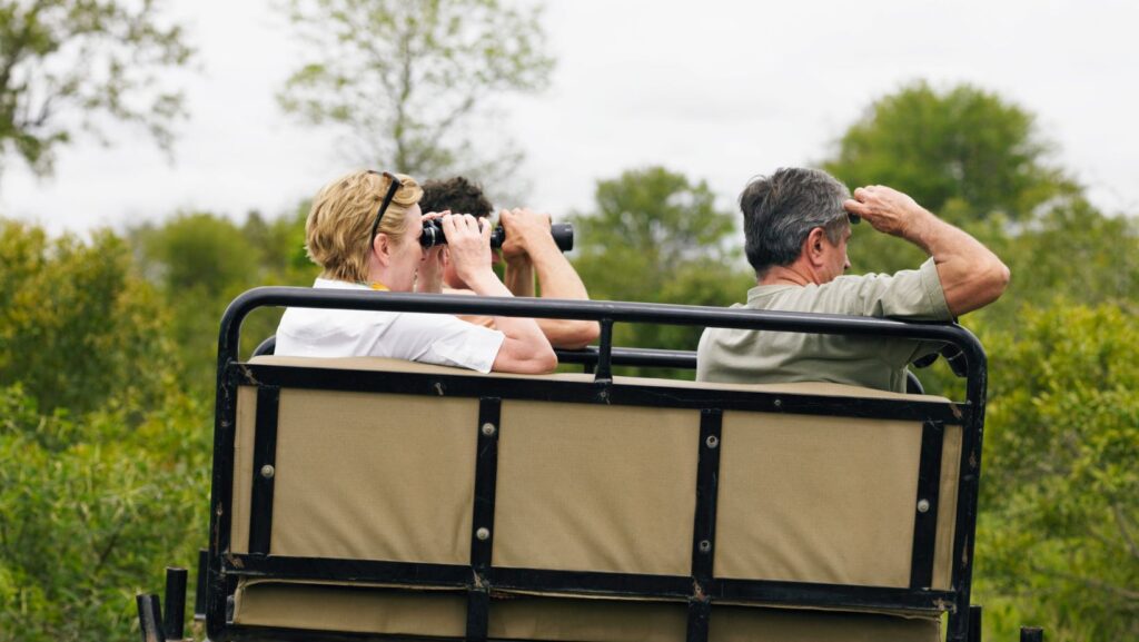tourists binocular